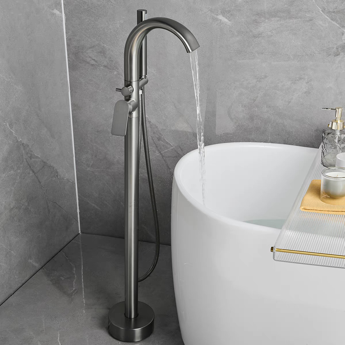Freestanding Bathtub Filler Faucet Floor - Rubinetto per vasca da bagno autoportante