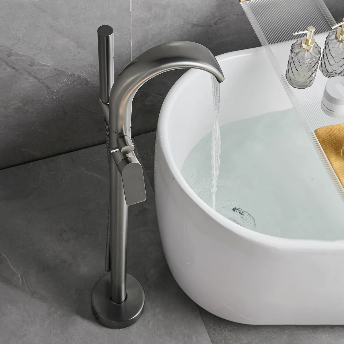 Rubinetto per vasca da bagno a - Freestanding Bathtub Filler Faucet Floor recensione e prezzo